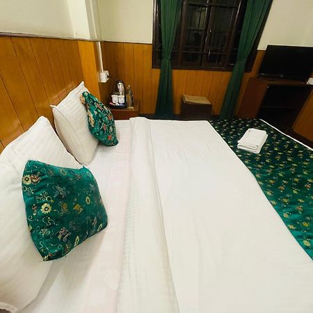 Hotel Palm Street Near Taj Agra  Kültér fotó